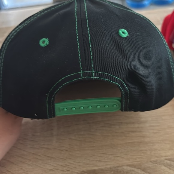 Marijuana logo hat - Picture 3 of 3